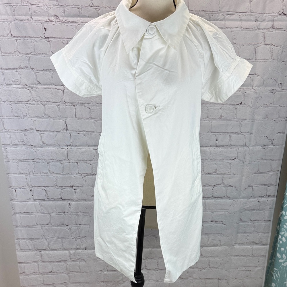 ⭐️Aziz white button front short sleeve modern tunic nwot size medium